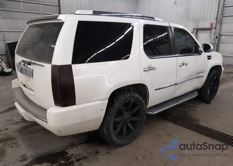 2007 Cadillac Escalade Standard z USA, uszkodzony, nr VIN 1GYFK63897R135518